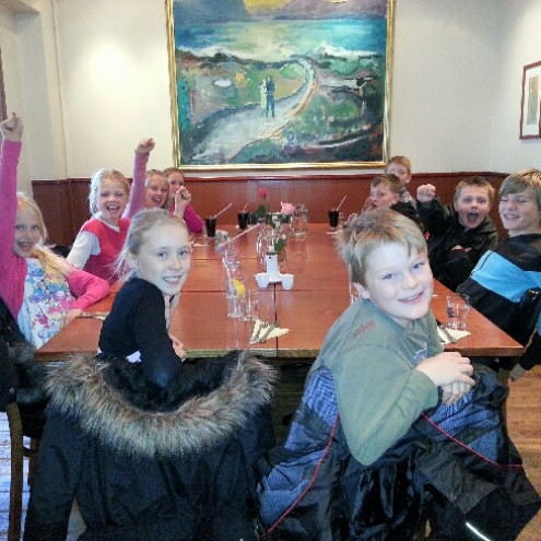 Kátir krakkar á Greifanum