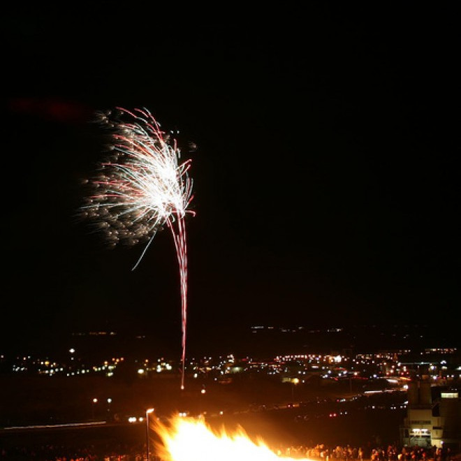 Nýársbrenna, kaffisala og bingó