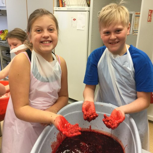 Frétt frá 5. og 6. bekk - Sláturdagurinn mikli 11. október