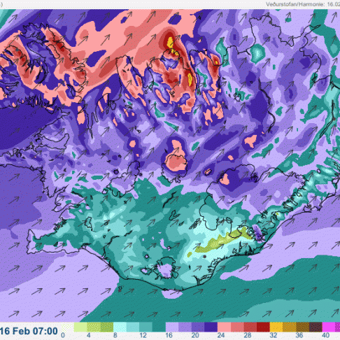 Skólahald fellur niður í dag