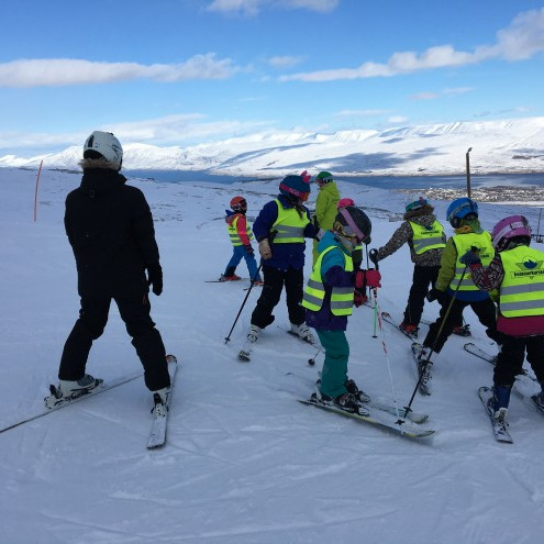 Græni hópur kominn upp í stólalyftunni