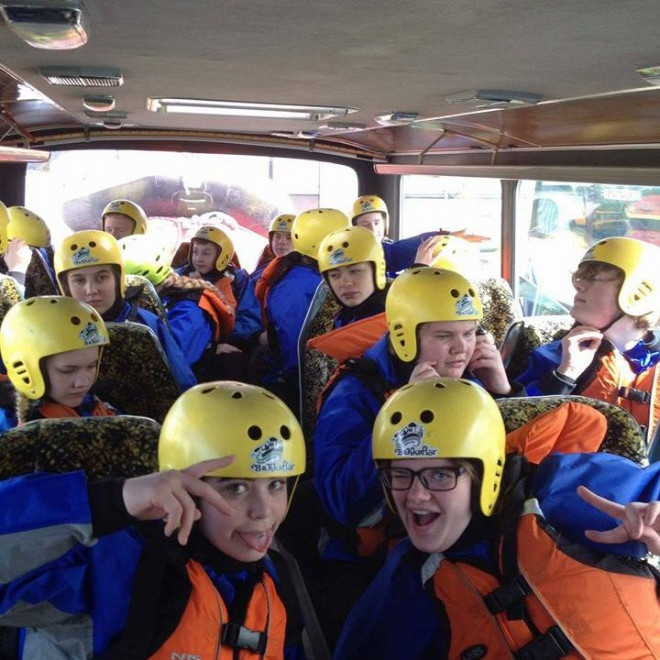 Á leið í river rafting