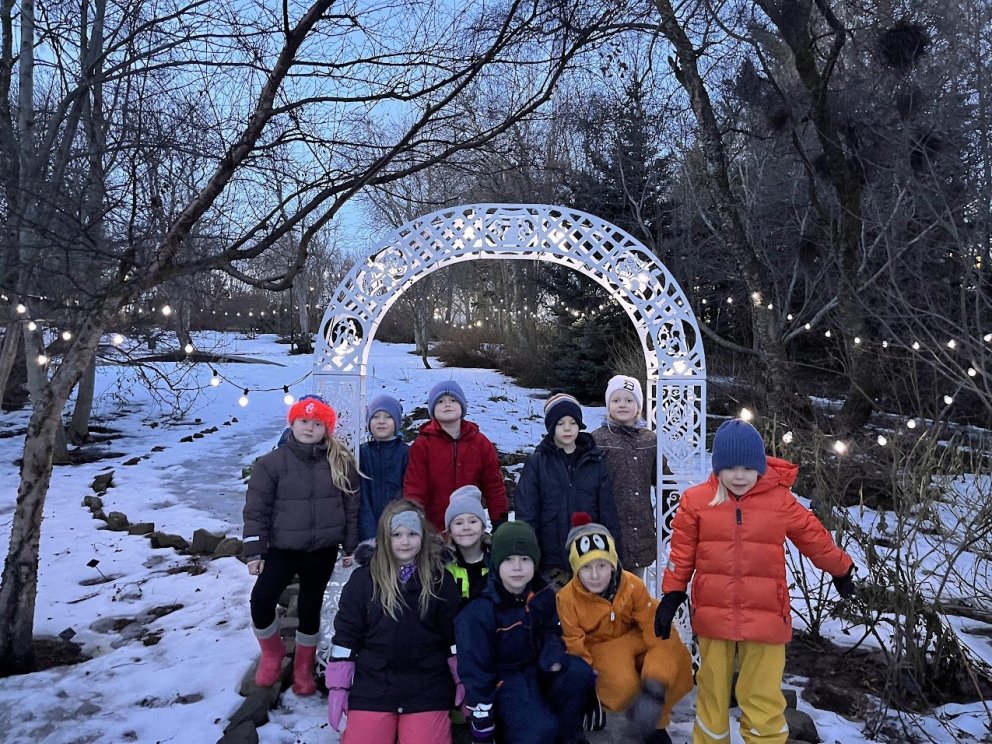 2. bekkingar heimsækja Hlíð og lystigarðinn