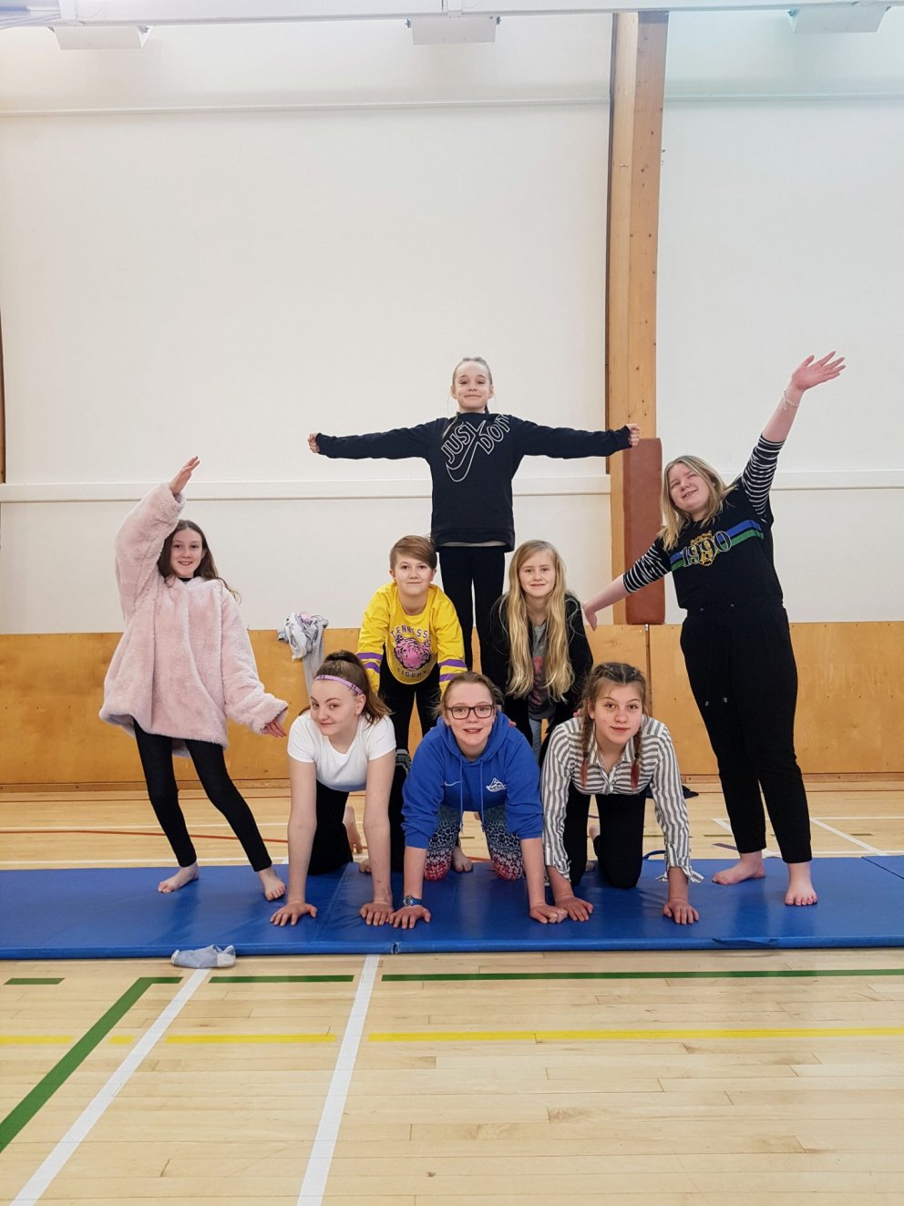 Lestrarviðburðir, Gullhilla, sirkuslistir og árshátíðarundirbúningur