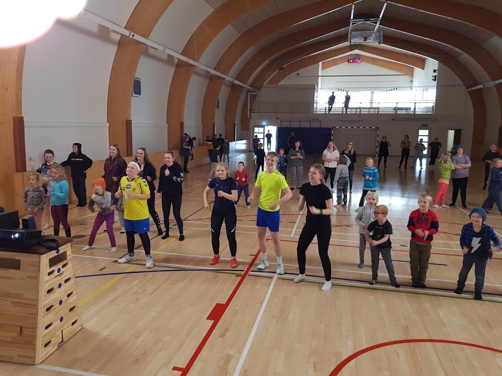 Hreyfivika: Allir dansa - myndband