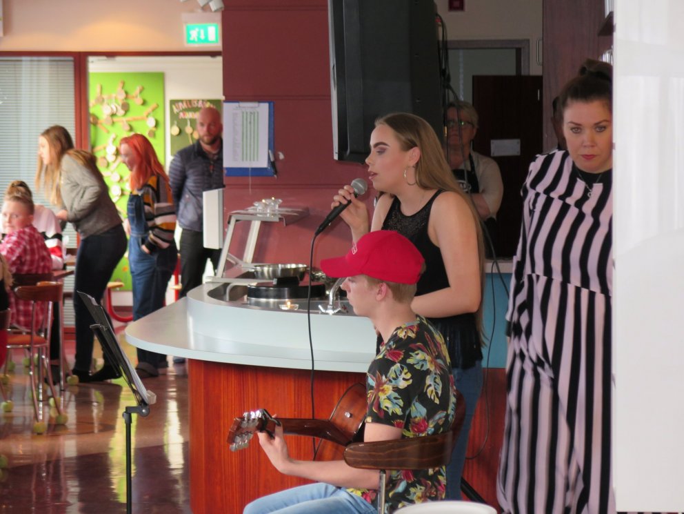 Vorgleði í boði 9. bekkjar