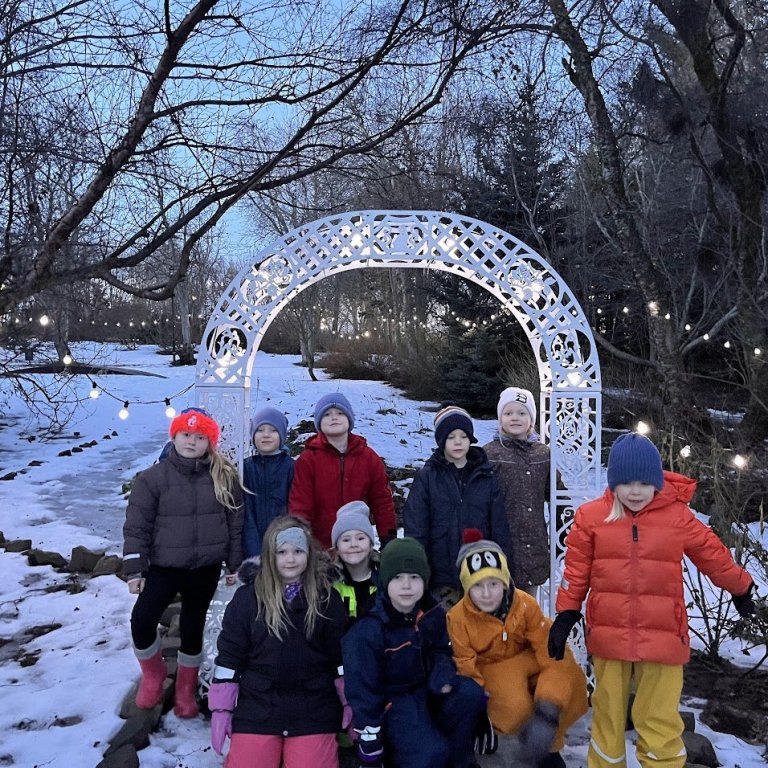 2. bekkingar heimsækja Hlíð og lystigarðinn