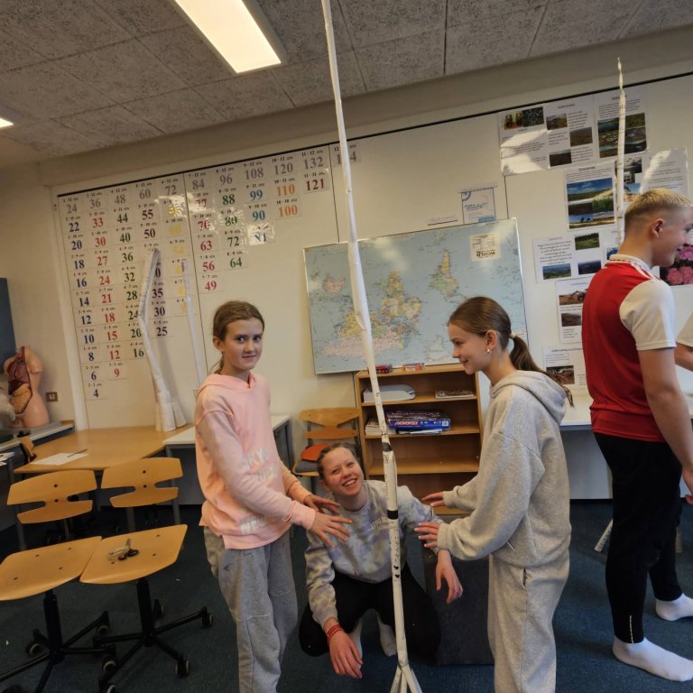 Sigurvegarar í turnakeppninni: Áróra, Efemía og Hjördís.