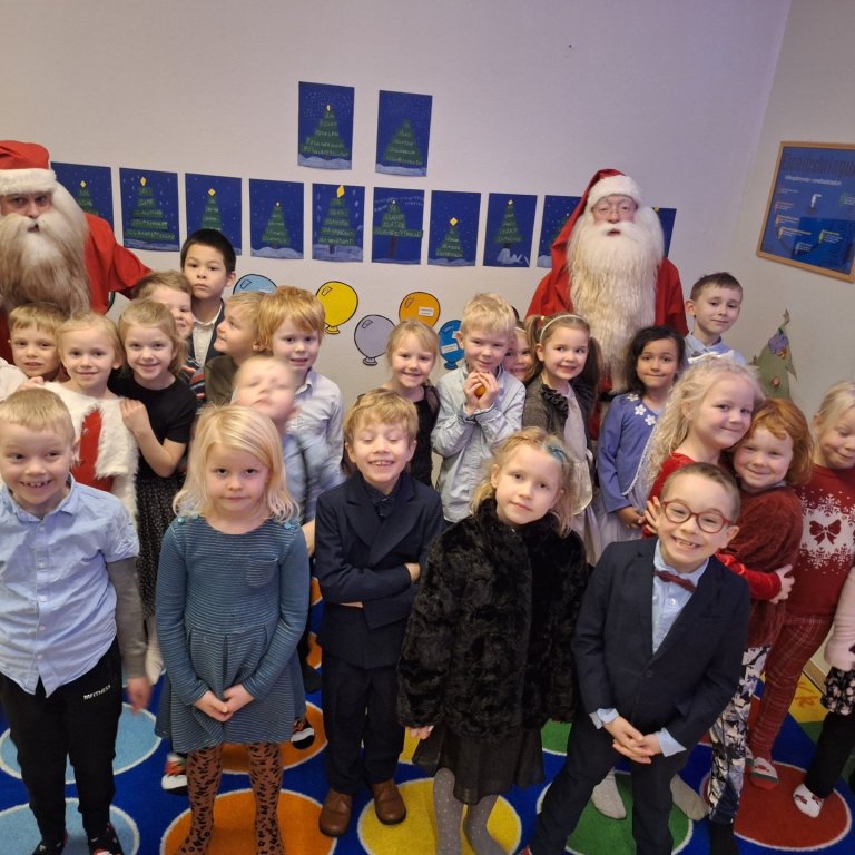 Giljagaur og gáttaþefur kíktu í heimsókn til 1. og 2. bekkjar