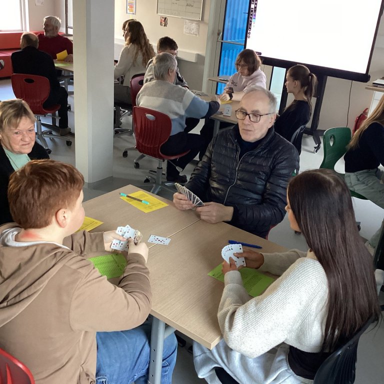 Félagsvist - ánægjuleg samverustund