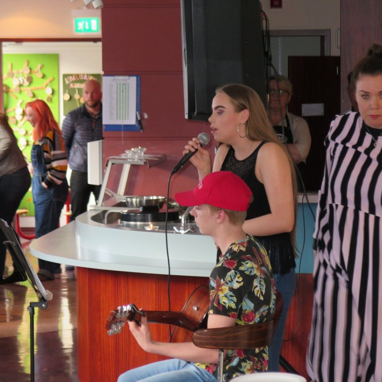 Vorgleði í boði 9. bekkjar