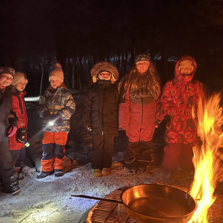 Vasaljós, kakó og lummur í útiskóla 3.-4. bekkjar