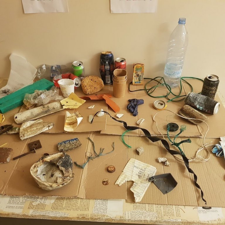 Plastþema - strandhreinsun hjá 7. og 8. bekk